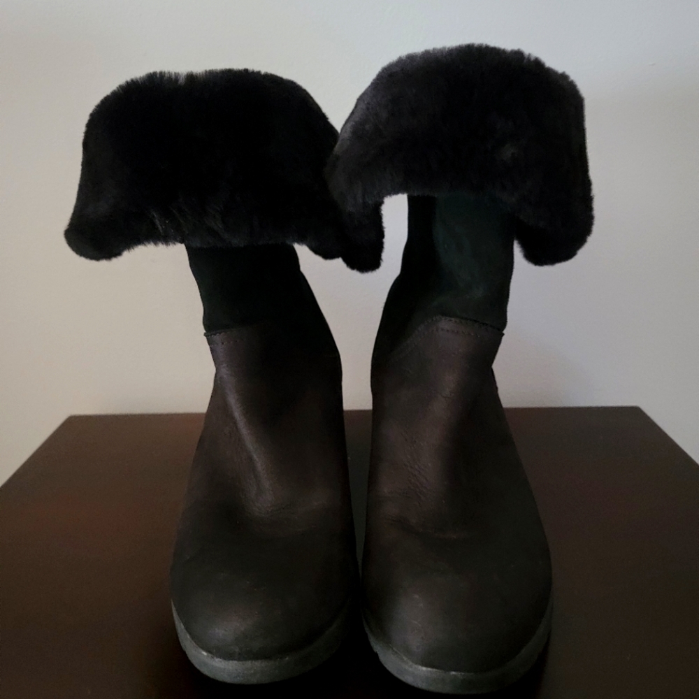 Ugg Devorah boot